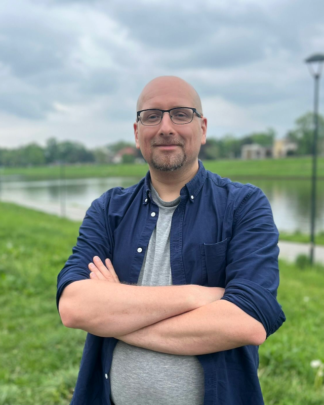 https://fundacjabezklamek.pl/wp-content/uploads/2026/05/pawel2-640x801.png
